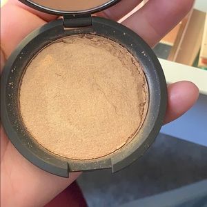 Becca Topaz Highlighter